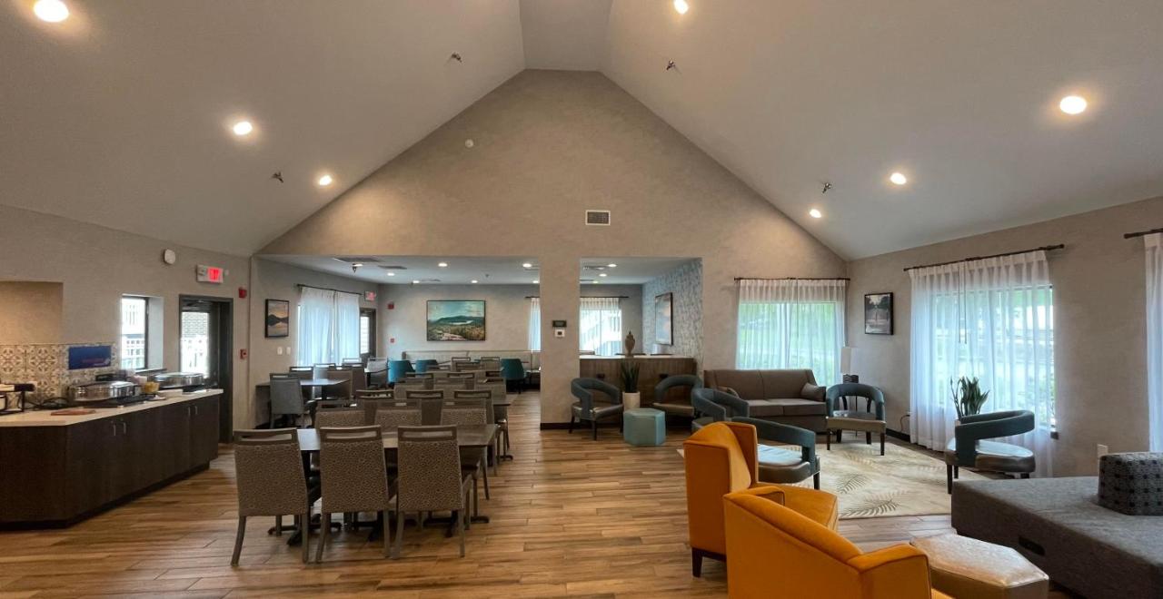 | Best Western Fishkill Inn & Suites