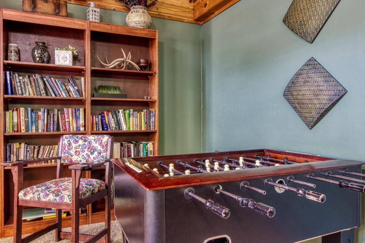 | Mountain Lake Lodge