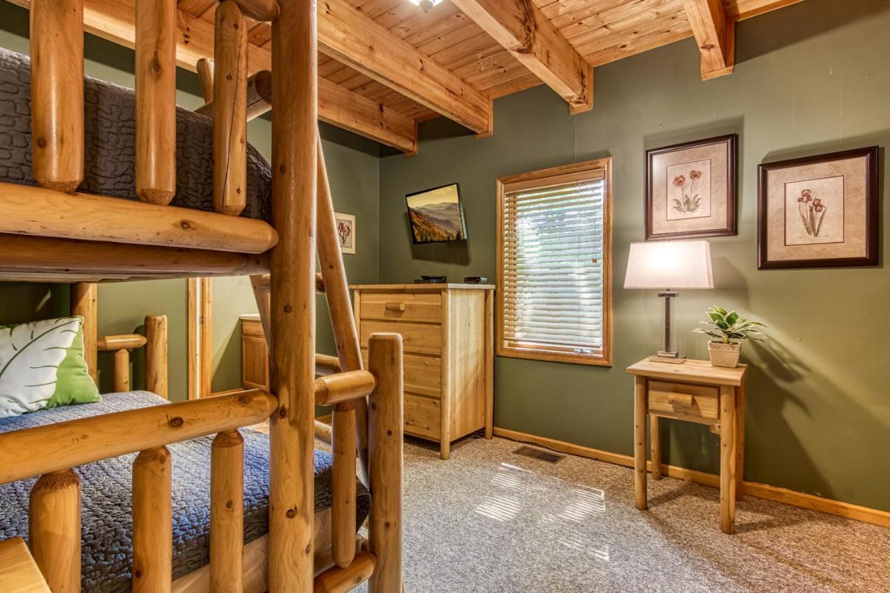 | Mountain Lake Lodge