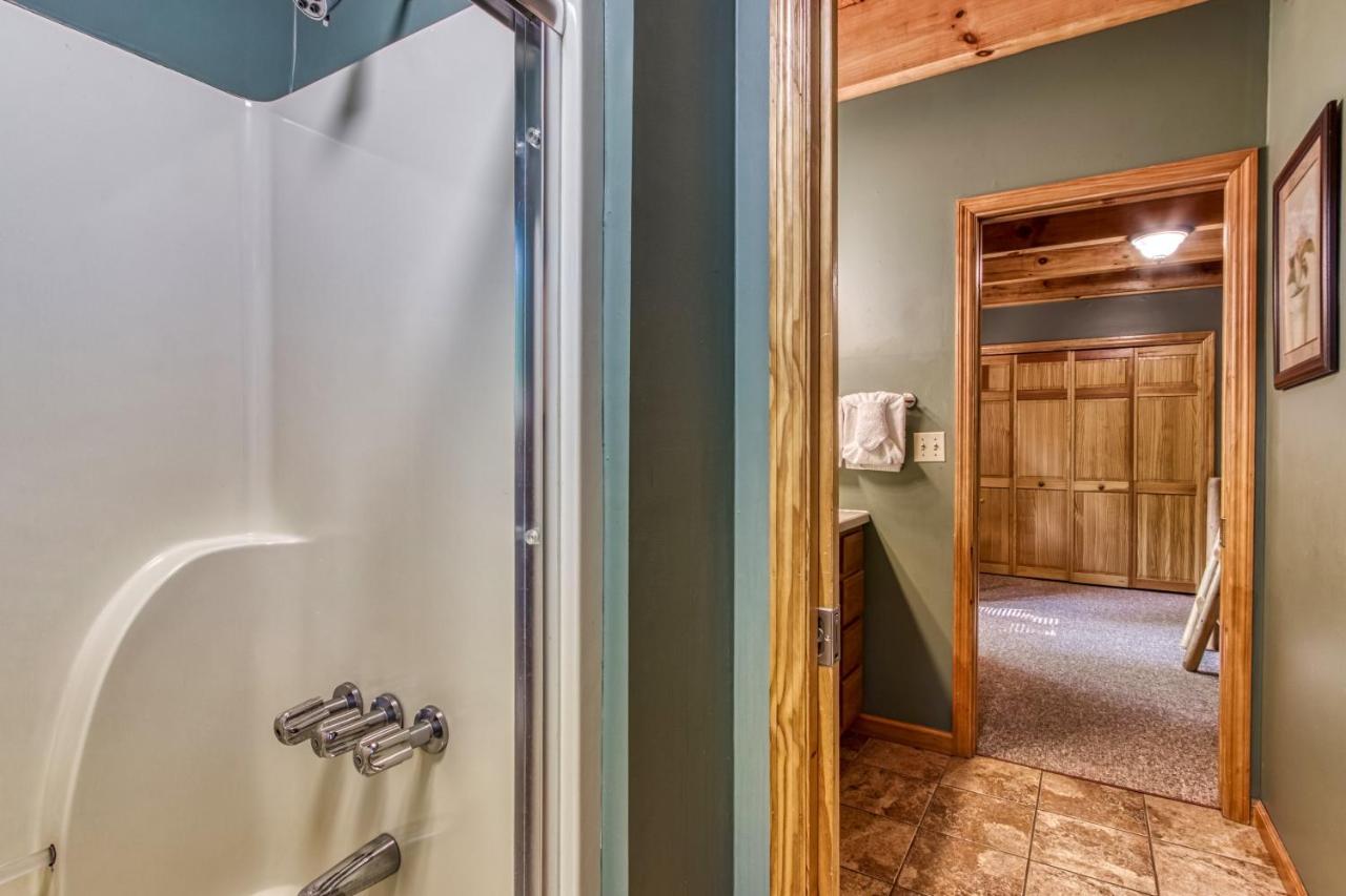 | Mountain Lake Lodge