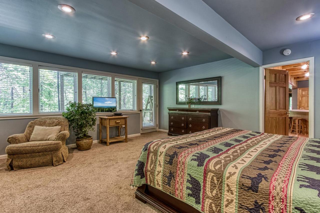 | Mountain Lake Lodge