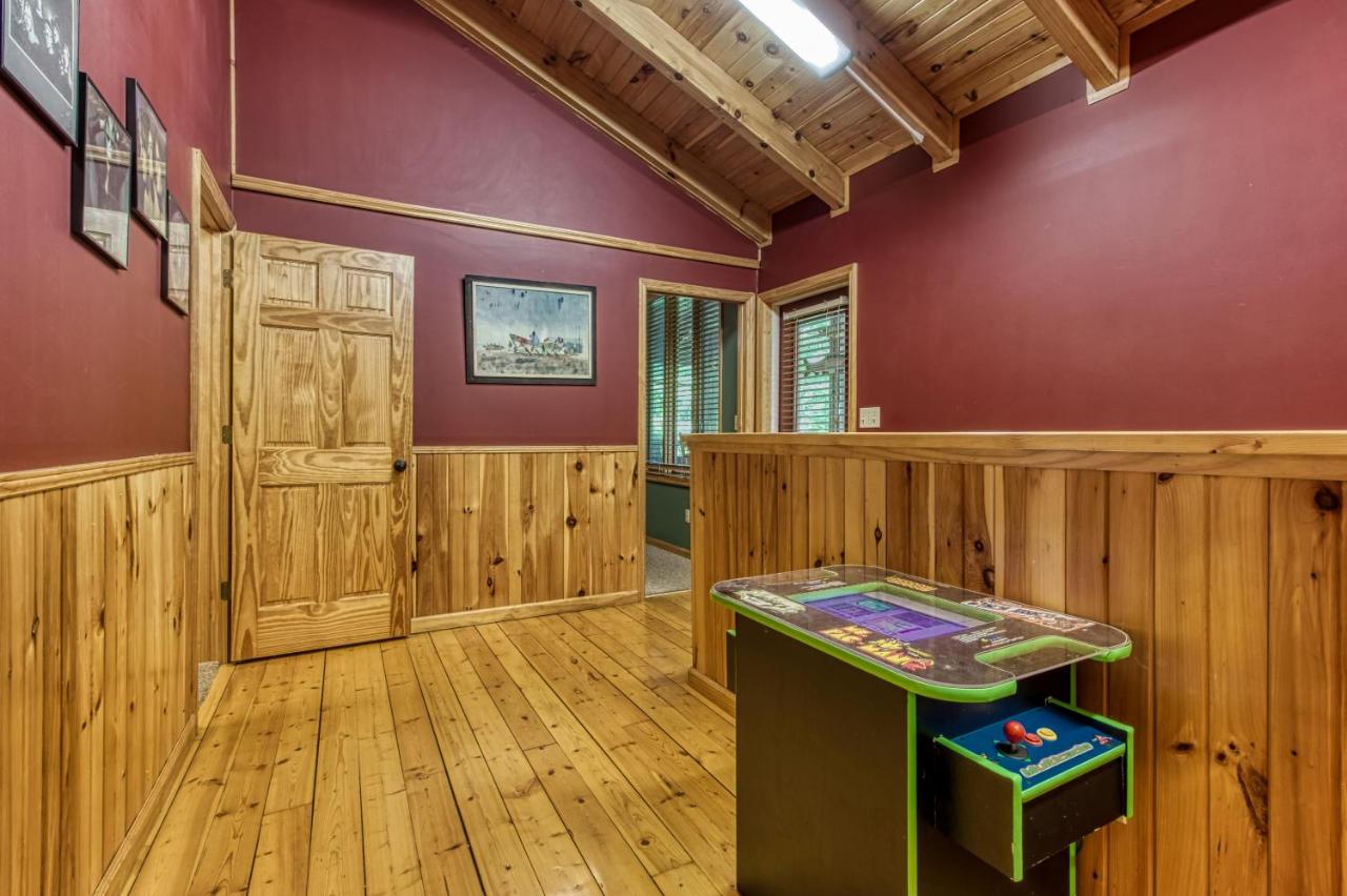 | Mountain Lake Lodge