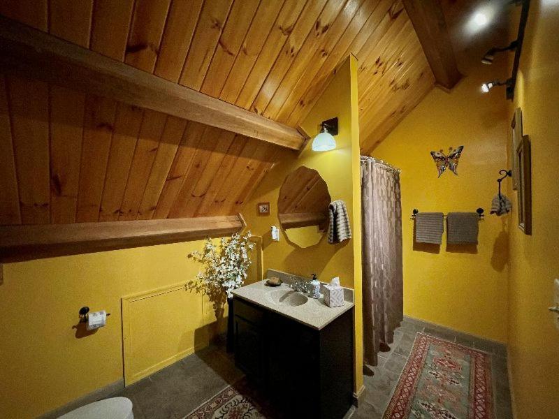  | Shadow Mountain Escape Cabin Rentals