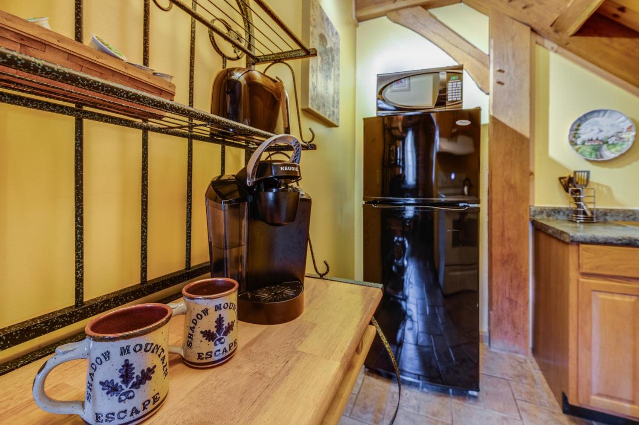  | Shadow Mountain Escape Cabin Rentals