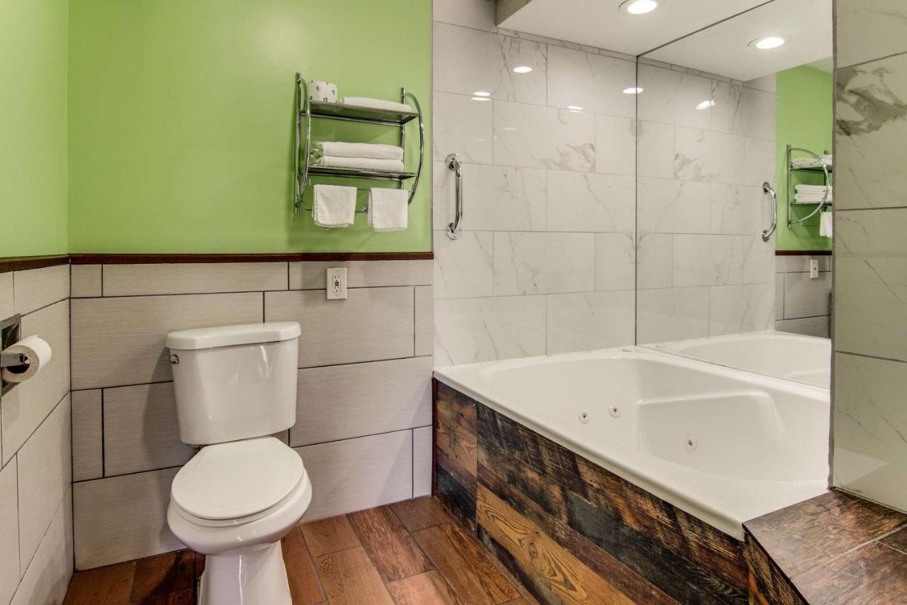 | Econo Lodge by Choicehotels