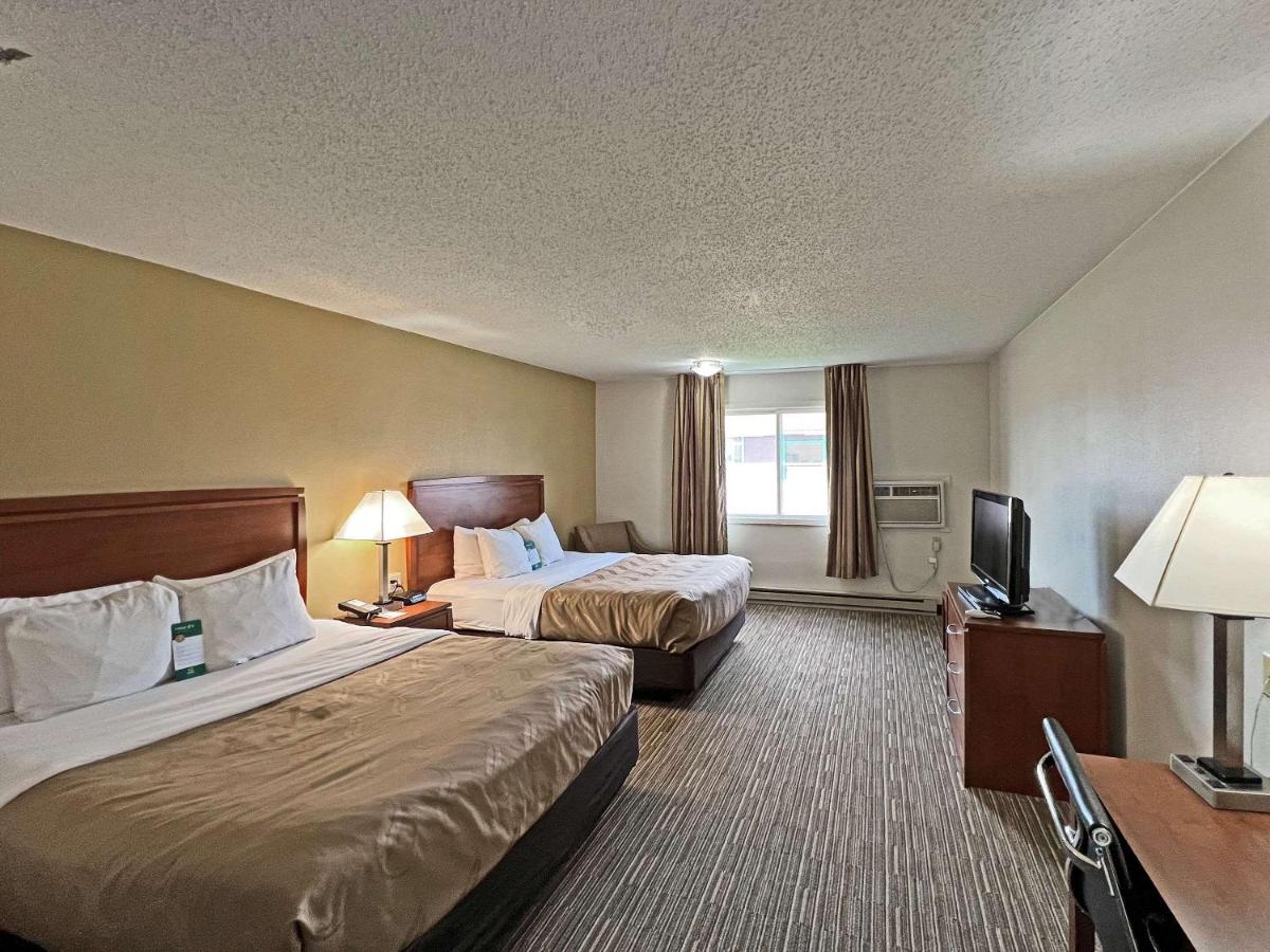 Queen Room with Two Queen Beds - Non-Smoking/Pet Friendly at Quality Inn Mitchell I-90