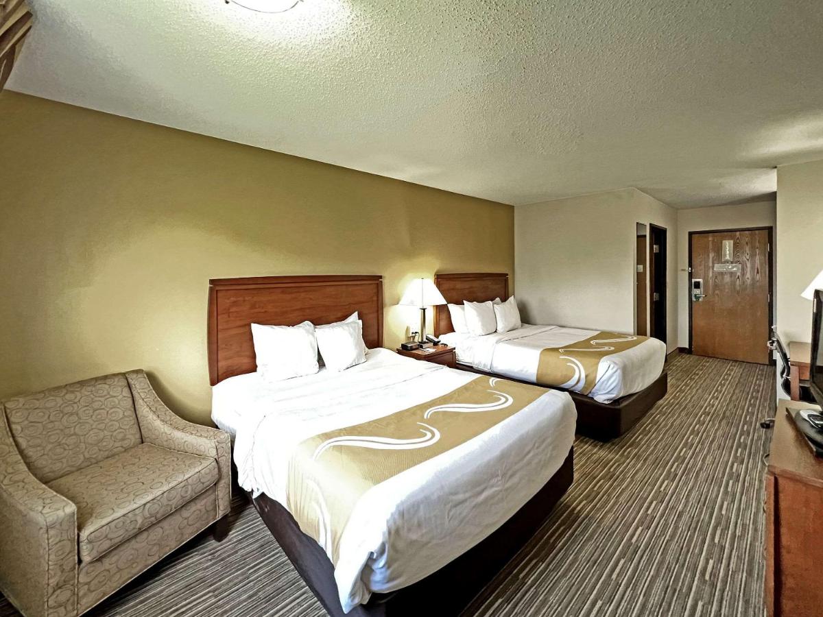 Queen Room with Two Queen Beds - Non-Smoking/Pet Friendly at Quality Inn Mitchell I-90
