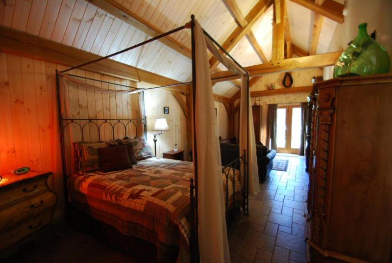 | Shadow Mountain Escape Cabin Rentals