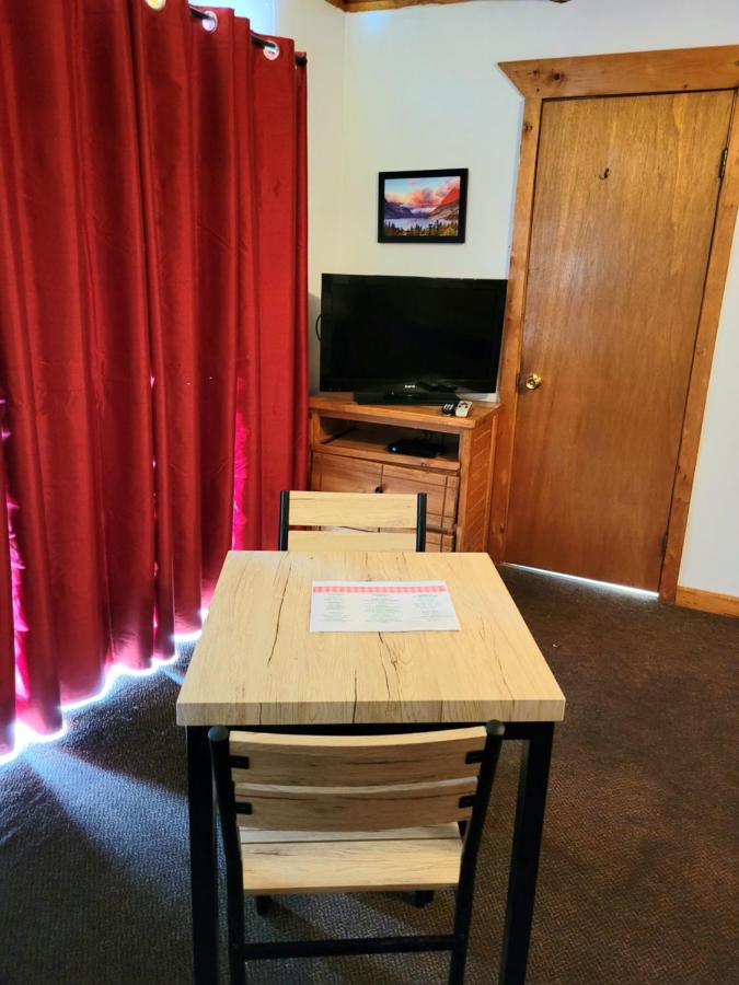 | Montana's Duck Lake Lodge