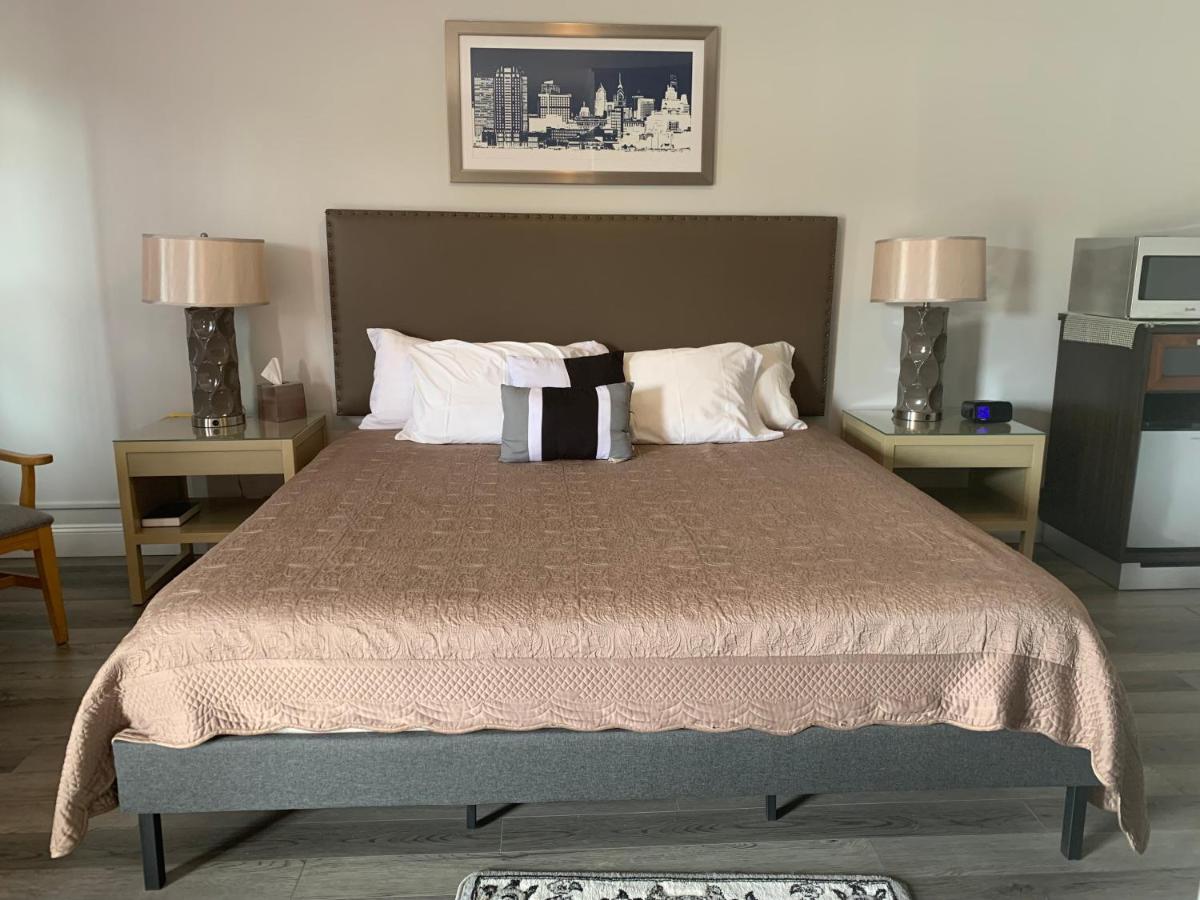  | Vinehurst Inn & Suites
