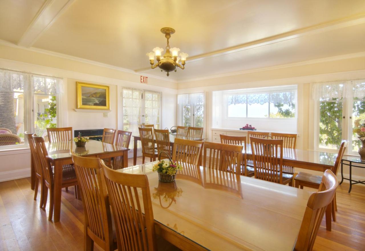 | Banning House of Two Harbors