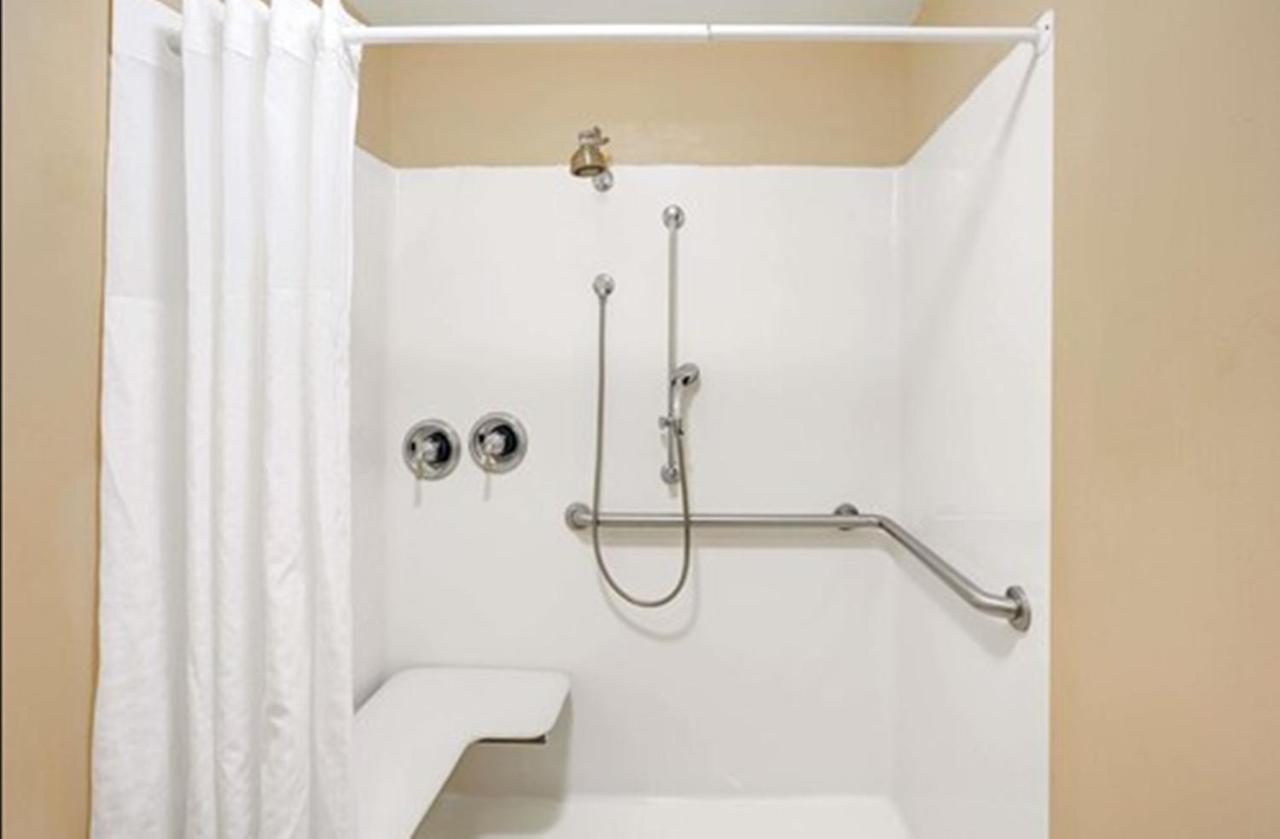 King Room - Disability Access - Non-Smoking at Baymont by Wyndham Jacksonville/Butler Blvd