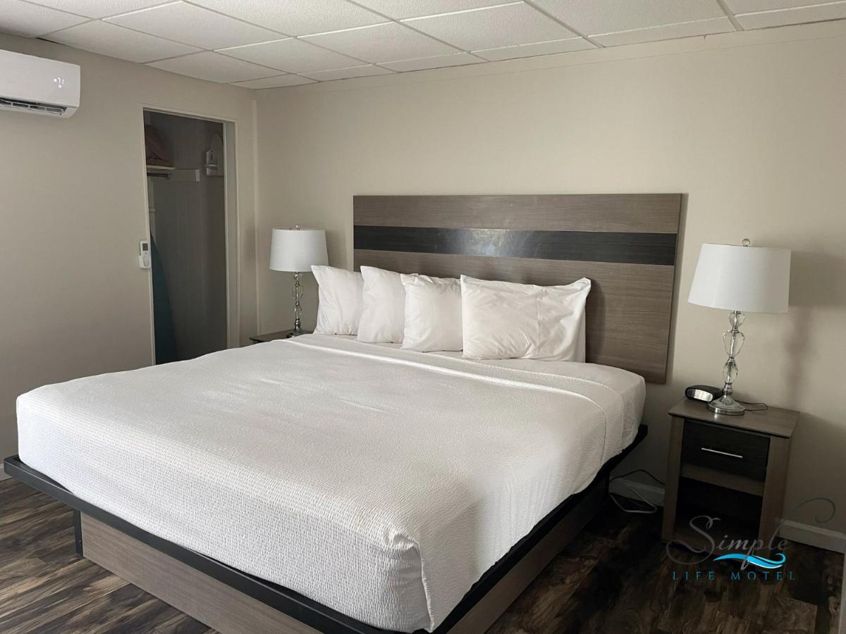 | Simple Life Motel