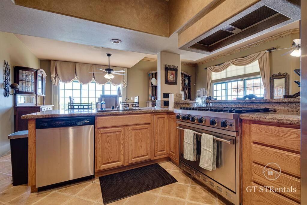  | VISTA DEL HAVASU- Home with Beautiful Views & Backyard Oasis
