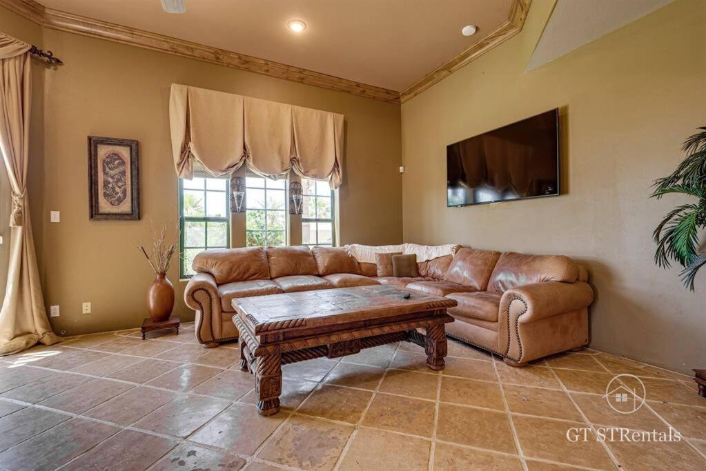  | VISTA DEL HAVASU- Home with Beautiful Views & Backyard Oasis