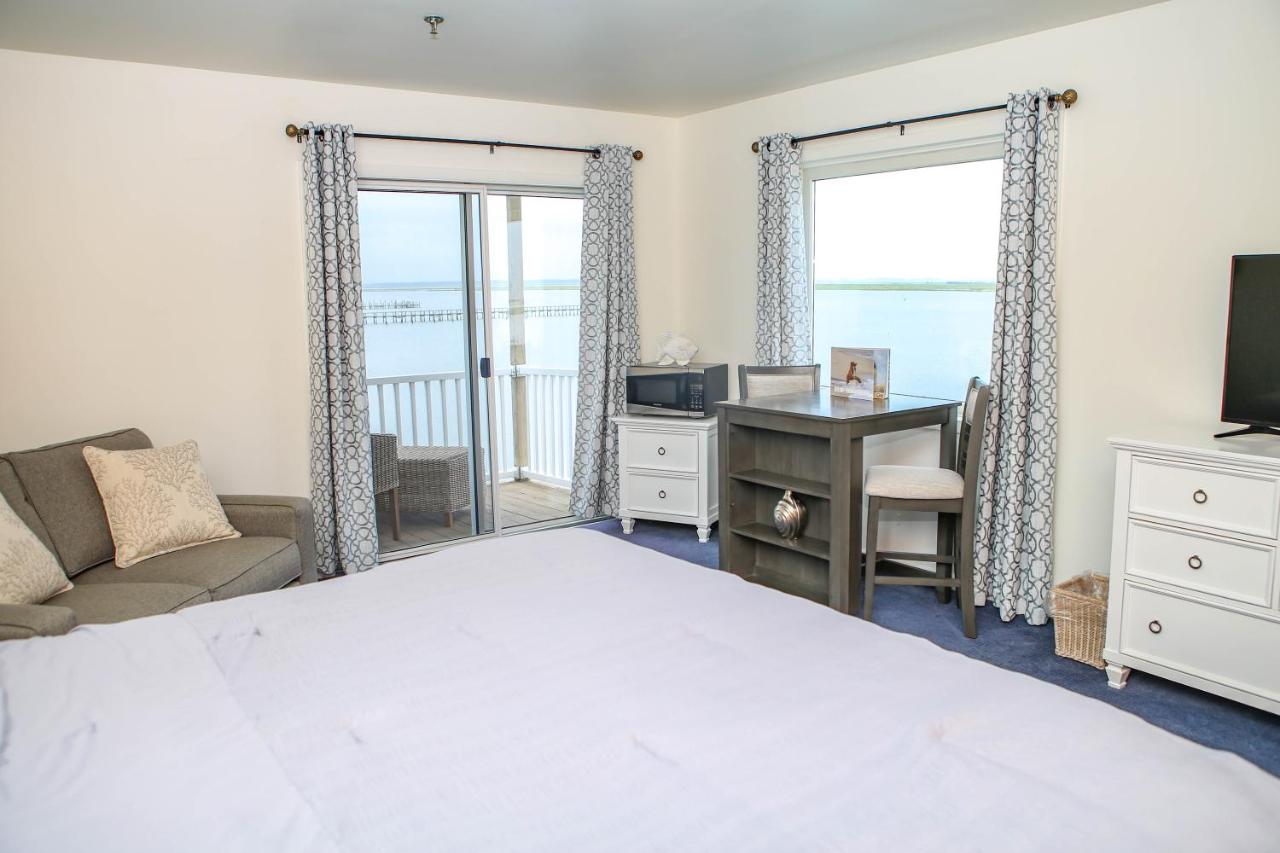 Deluxe King Suite at Waterside Inn
