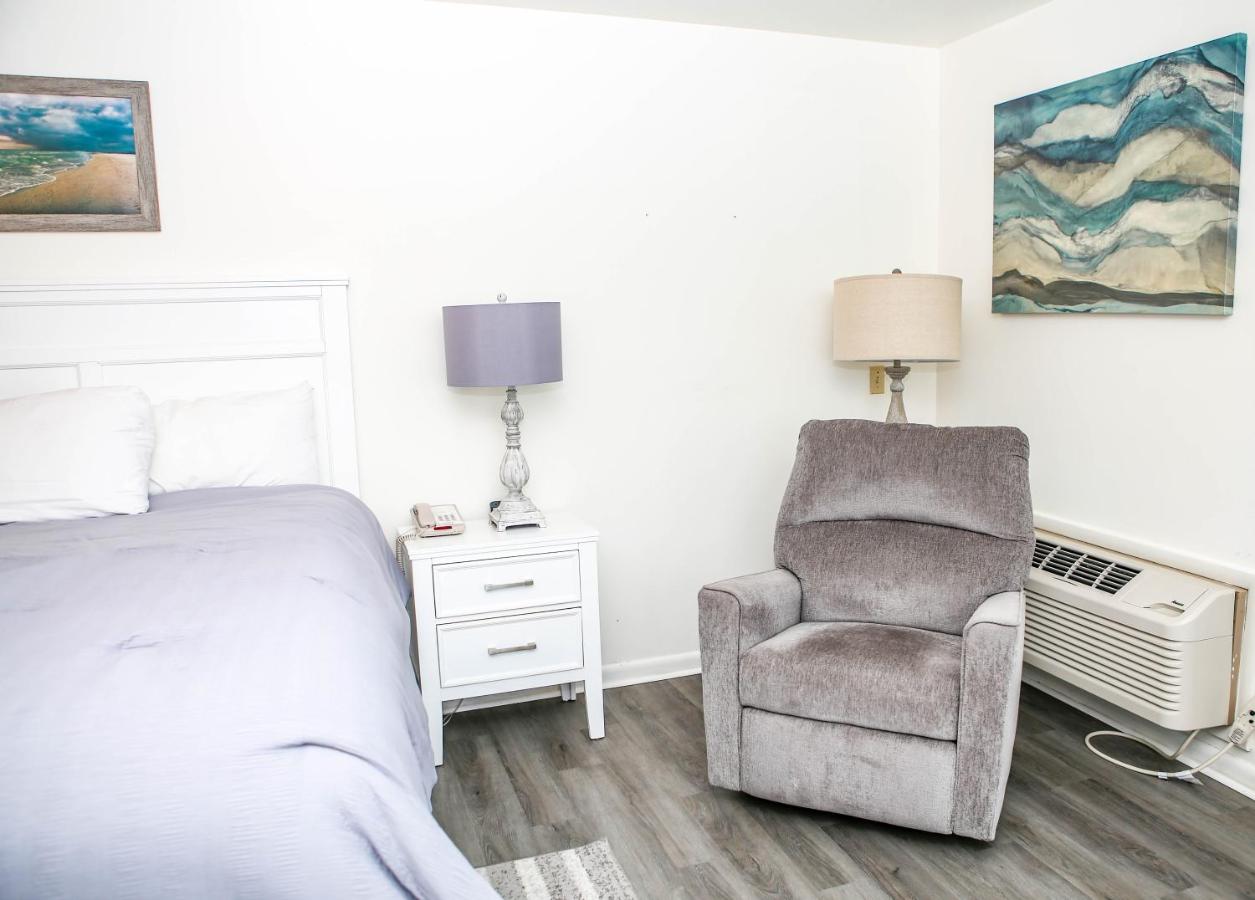 Deluxe King Suite at Waterside Inn