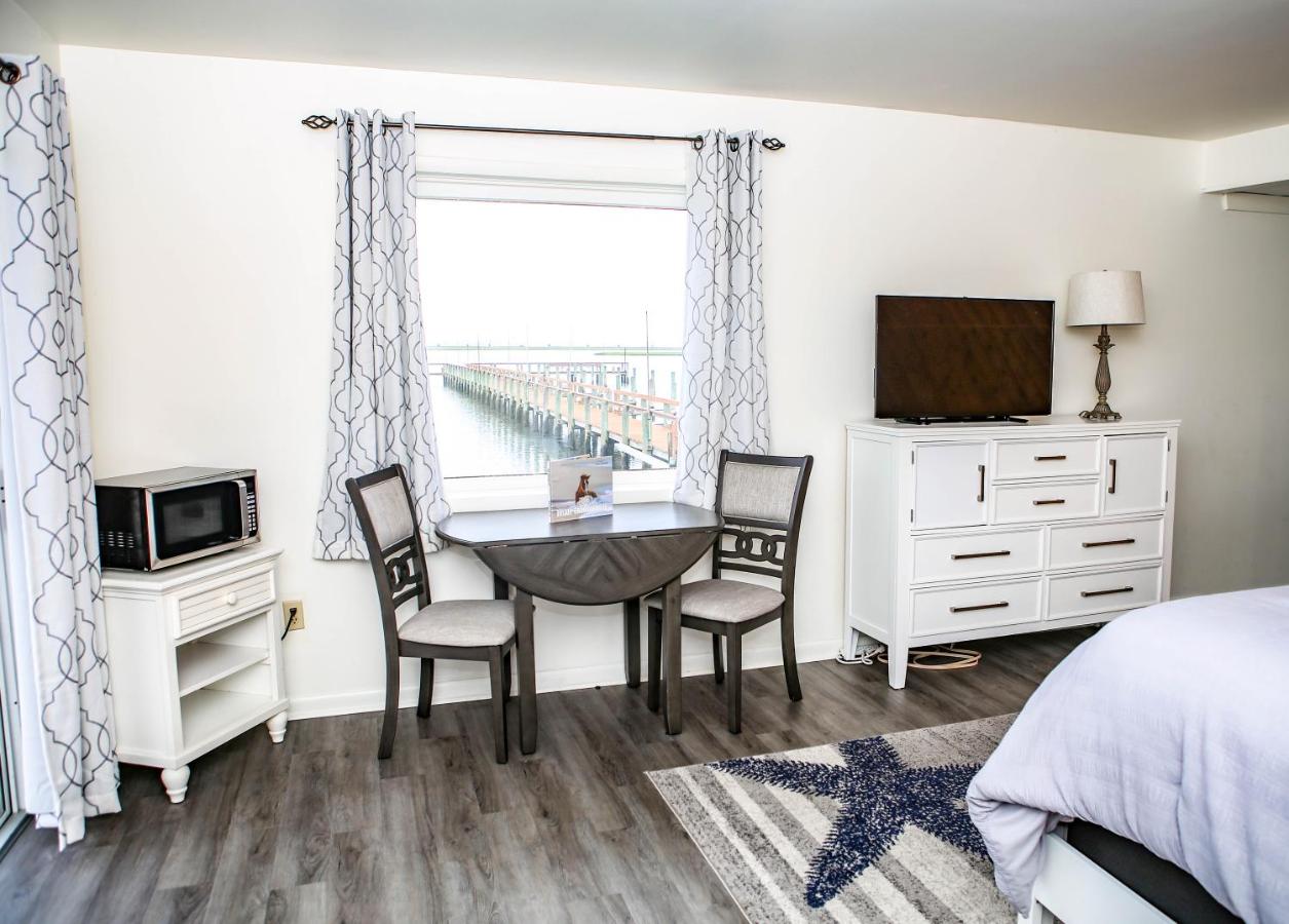 Deluxe King Suite at Waterside Inn