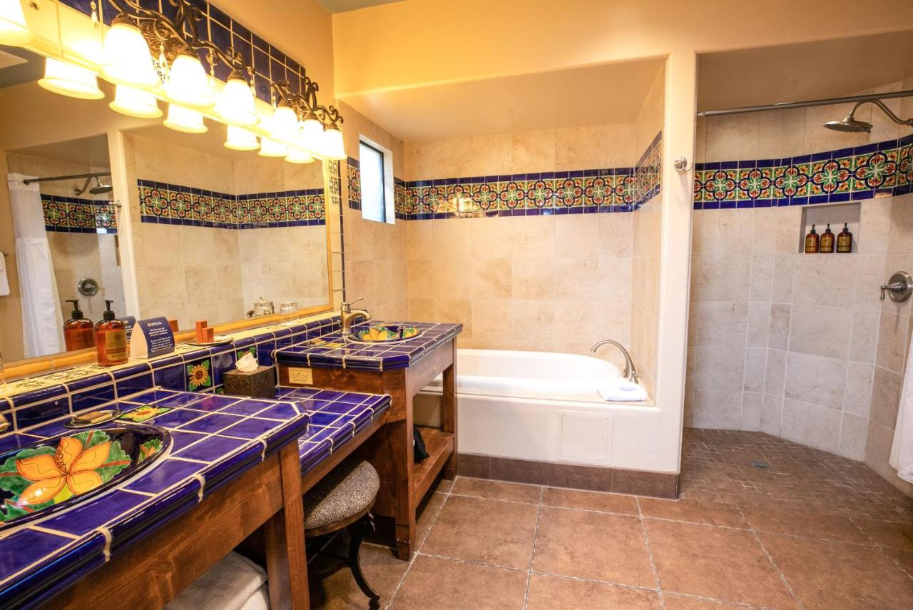 Suite with Mountain View at Hacienda Del Sol Guest Ranch Resort