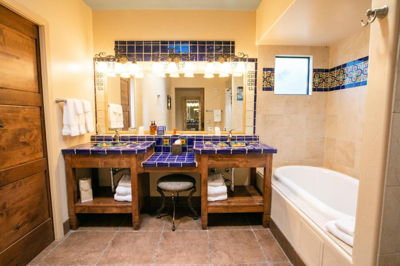Suite with Mountain View at Hacienda Del Sol Guest Ranch Resort