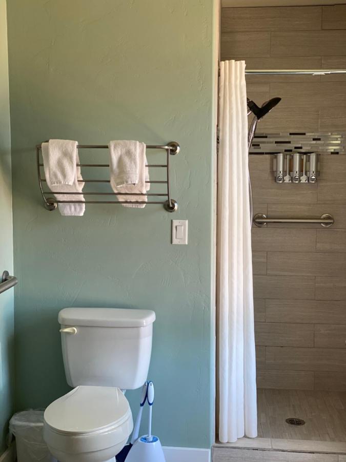 | The Flagstone Boutique Inn & Suites
