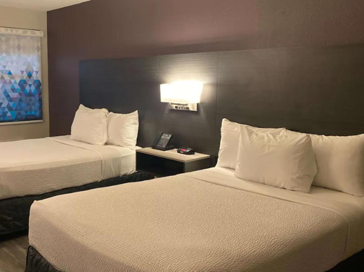 Double Room with Two Double Beds at La Quinta Inn by Wyndham Bakersfield South