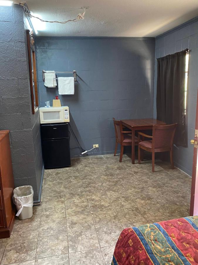 | Budget Inn