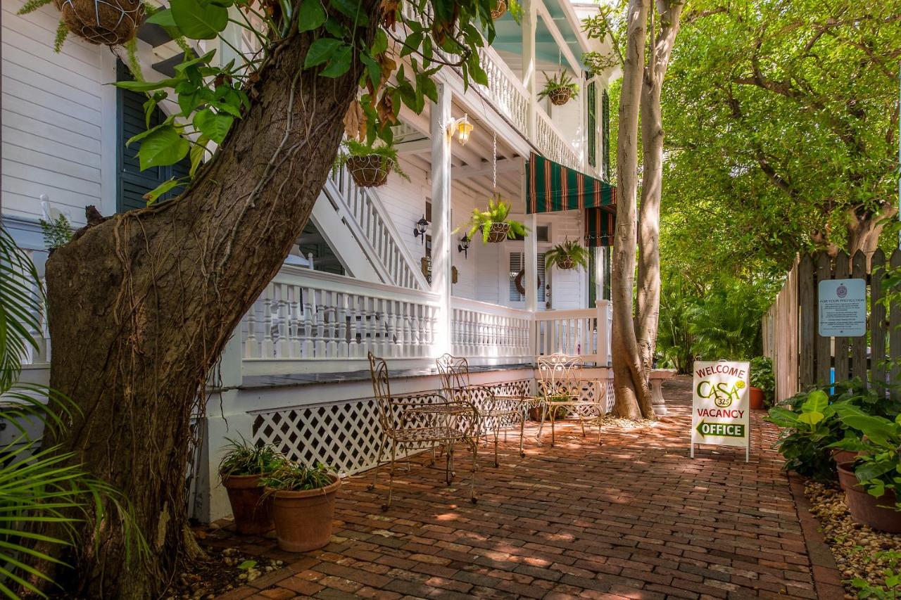| Casa 325 Guesthouse