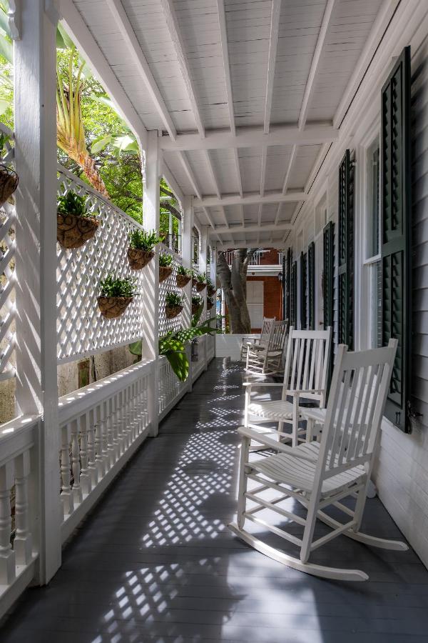 | Casa 325 Guesthouse
