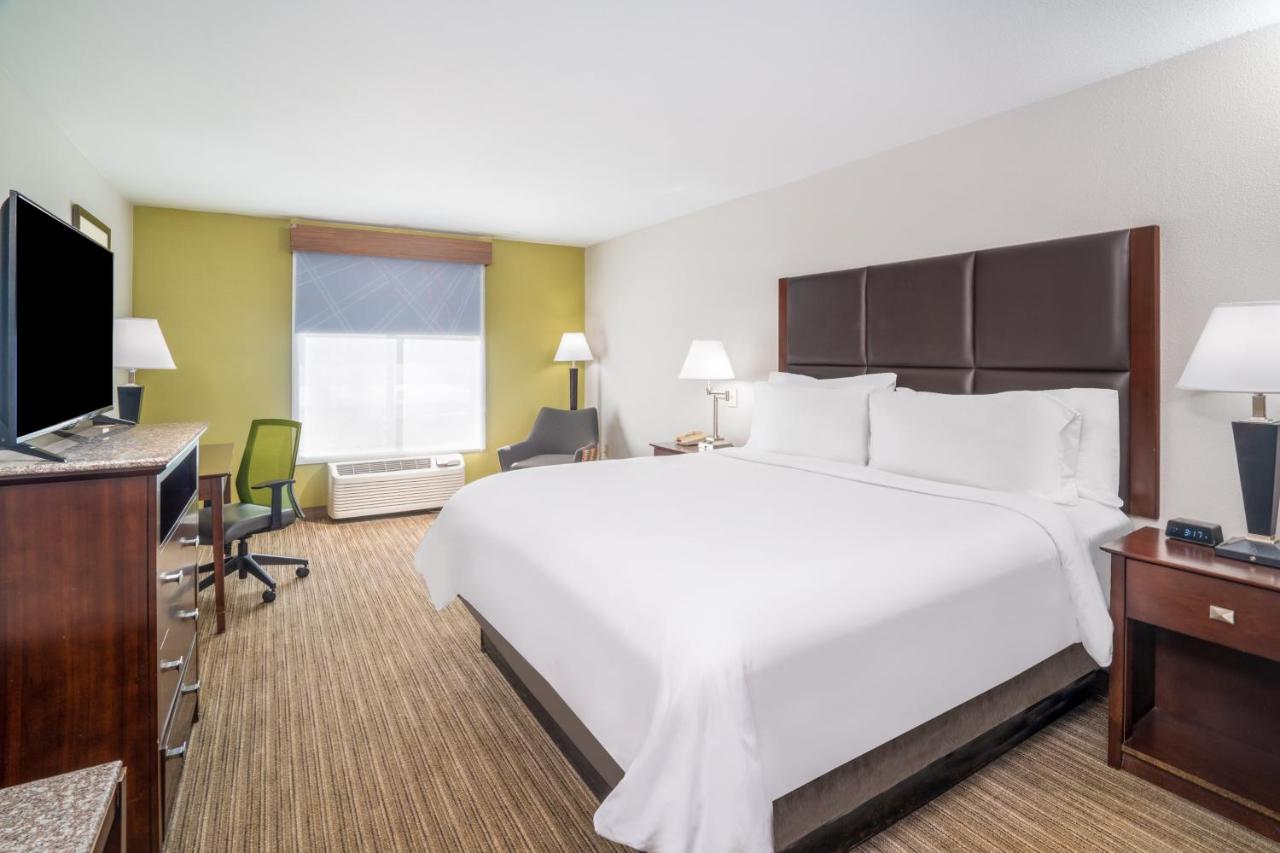  | Holiday Inn Express Hotel & Suites Hinesville, an IHG Hotel