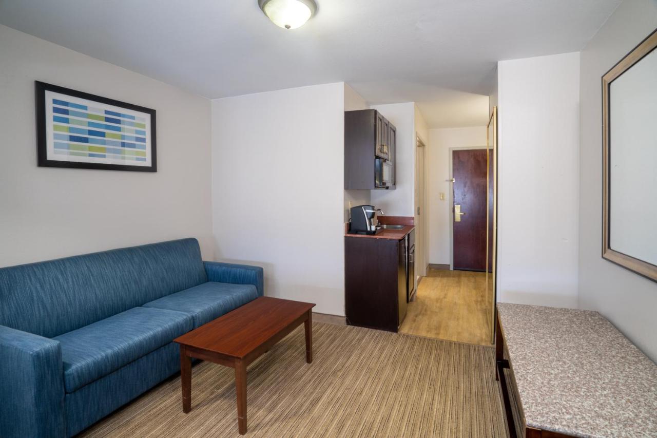  | Holiday Inn Express Hotel & Suites Hinesville, an IHG Hotel