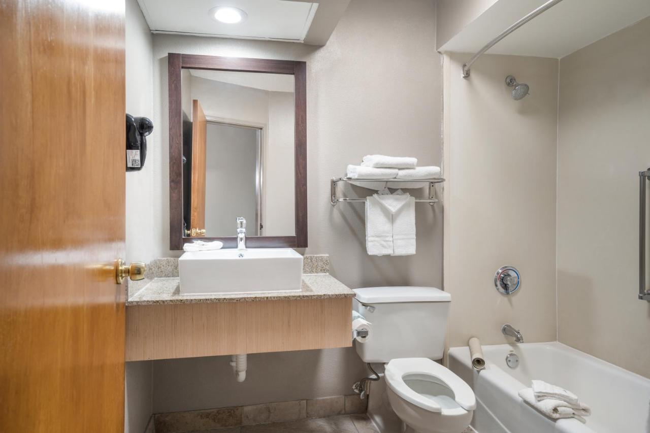 Deluxe Queen Room with Two Queen Beds - Non-Smoking at Red Roof Inn & Suites Jacksonville, NC