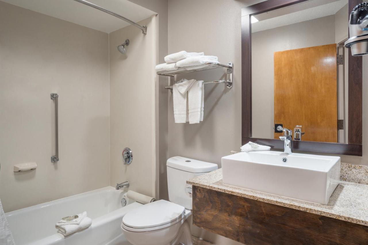 Deluxe Queen Room with Two Queen Beds - Non-Smoking at Red Roof Inn & Suites Jacksonville, NC