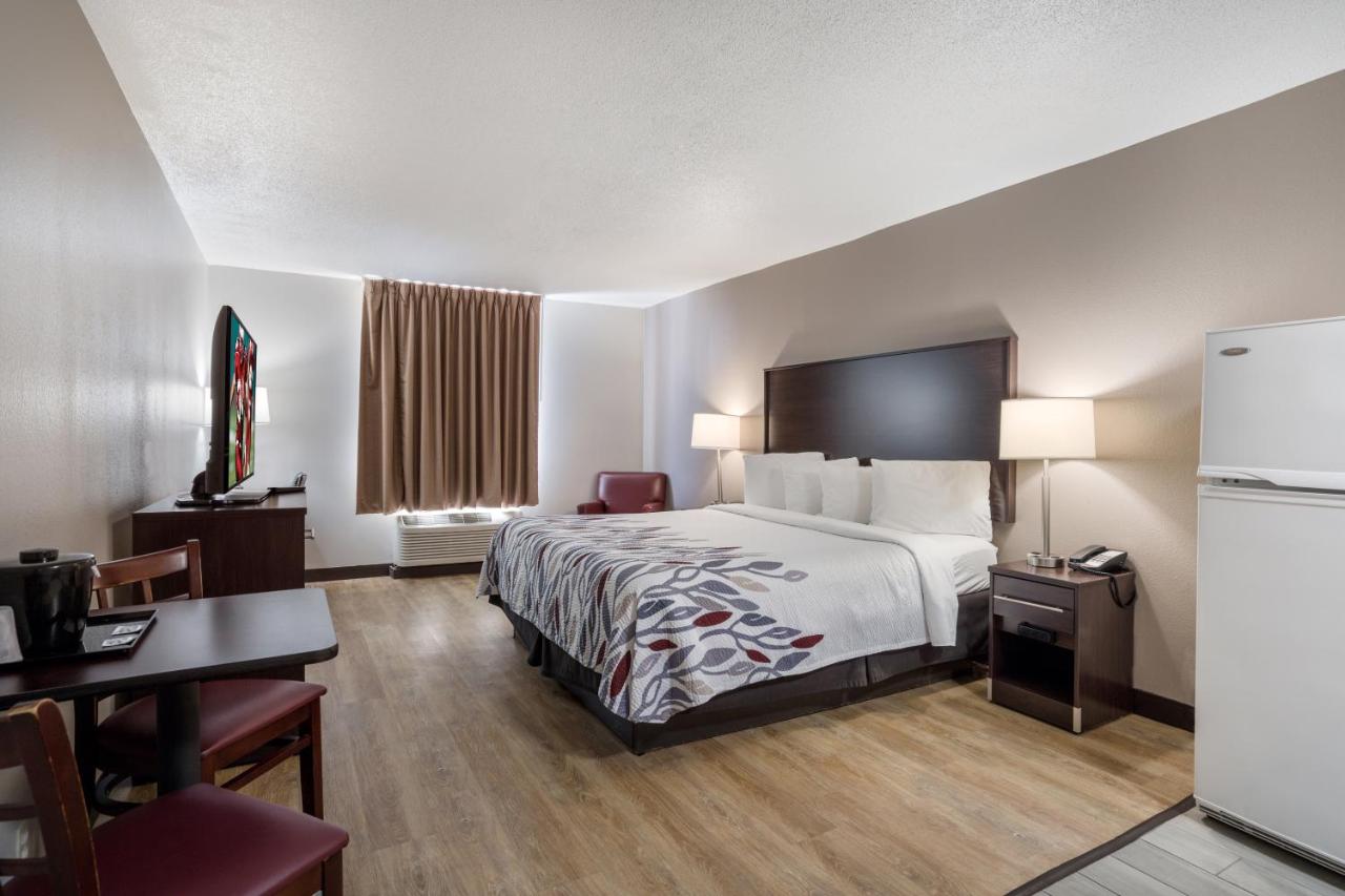 Suite King Room with Kitchen - Non-Smoking  at Red Roof Inn & Suites Jacksonville, NC