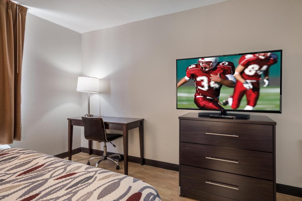 Suite Queen Room with Two Queen Beds - Kitchen/Non-Smoking at Red Roof Inn & Suites Jacksonville, NC