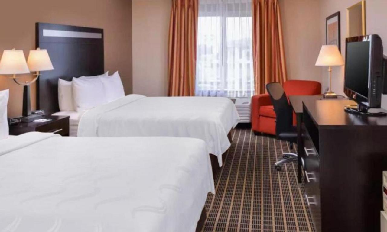 Double Queen Room at Hotel Nova SFO