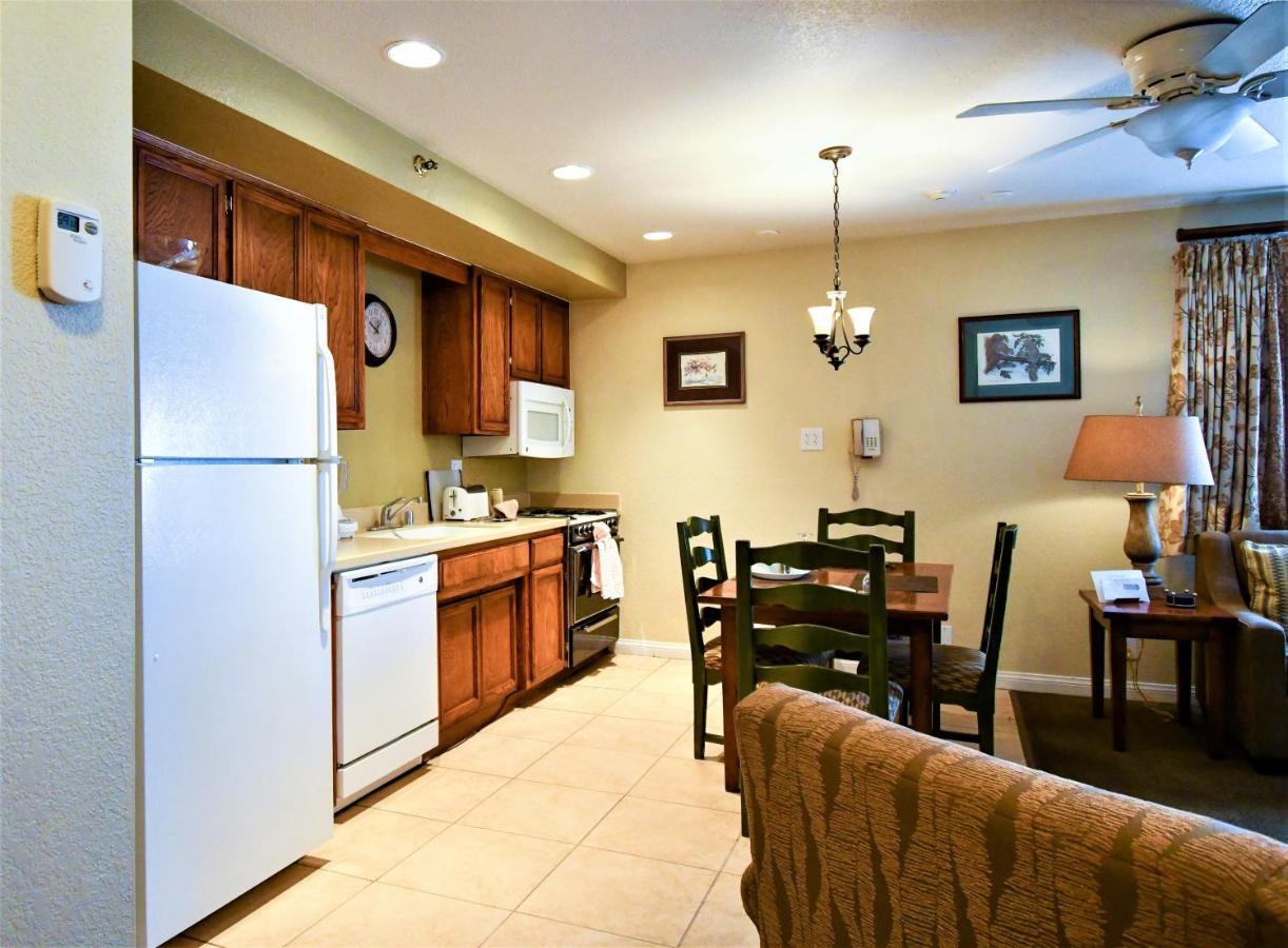 Suite (4 Adults) at Getaways at Snow Lake Lodge