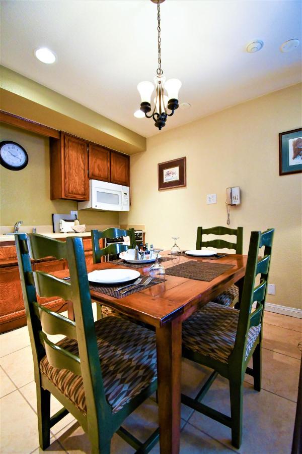 Suite (4 Adults) at Getaways at Snow Lake Lodge