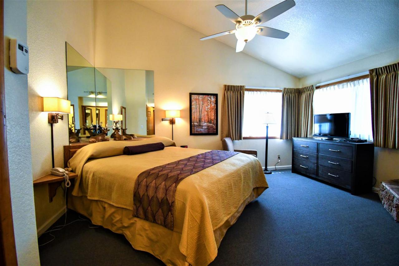 Suite (4 Adults) at Getaways at Snow Lake Lodge