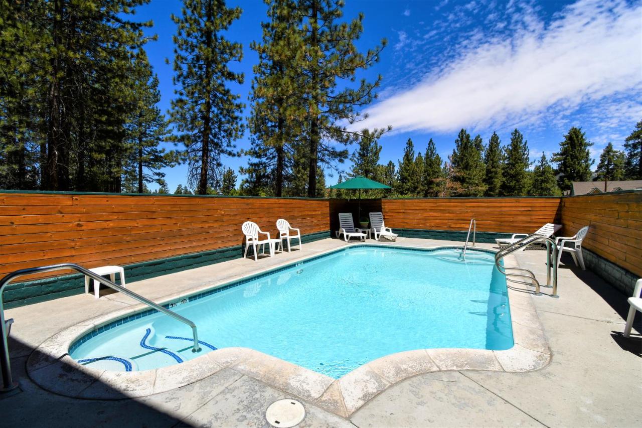 Suite (4 Adults) at Getaways at Snow Lake Lodge