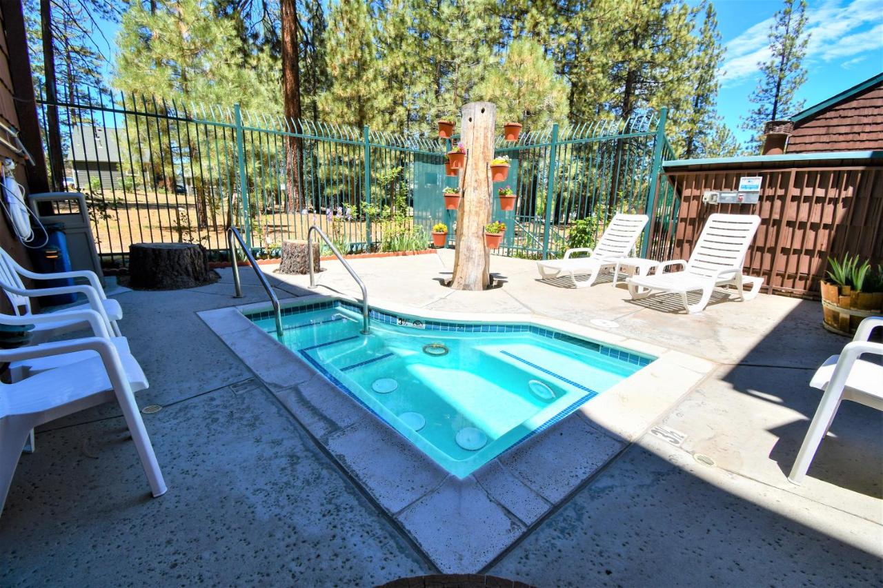 Suite (4 Adults) at Getaways at Snow Lake Lodge