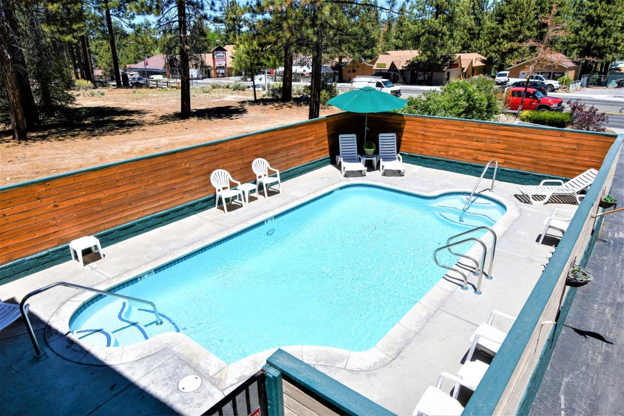 Suite (4 Adults) at Getaways at Snow Lake Lodge