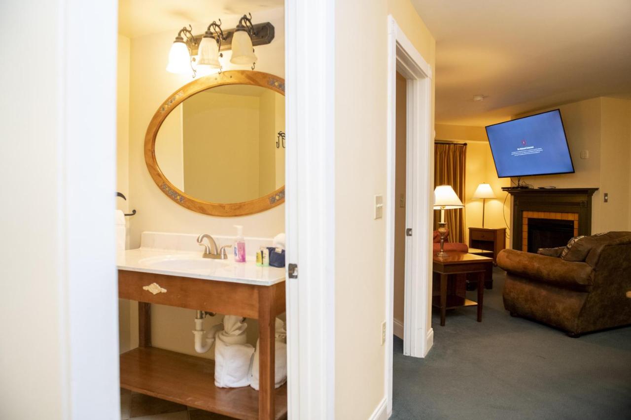 | Seneca Unit 320 Deluxe Seneca 2 Bedroom, 2 Bath Condo