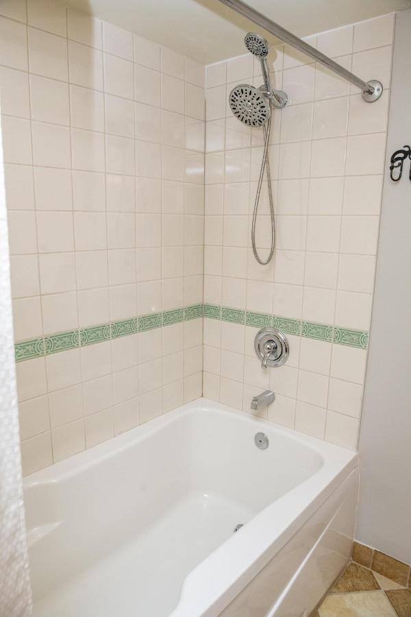 | Seneca Unit 320 Deluxe Seneca 2 Bedroom, 2 Bath Condo
