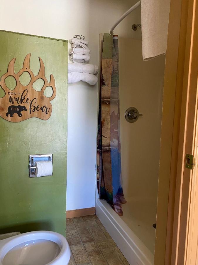 | Moosehead Lodge