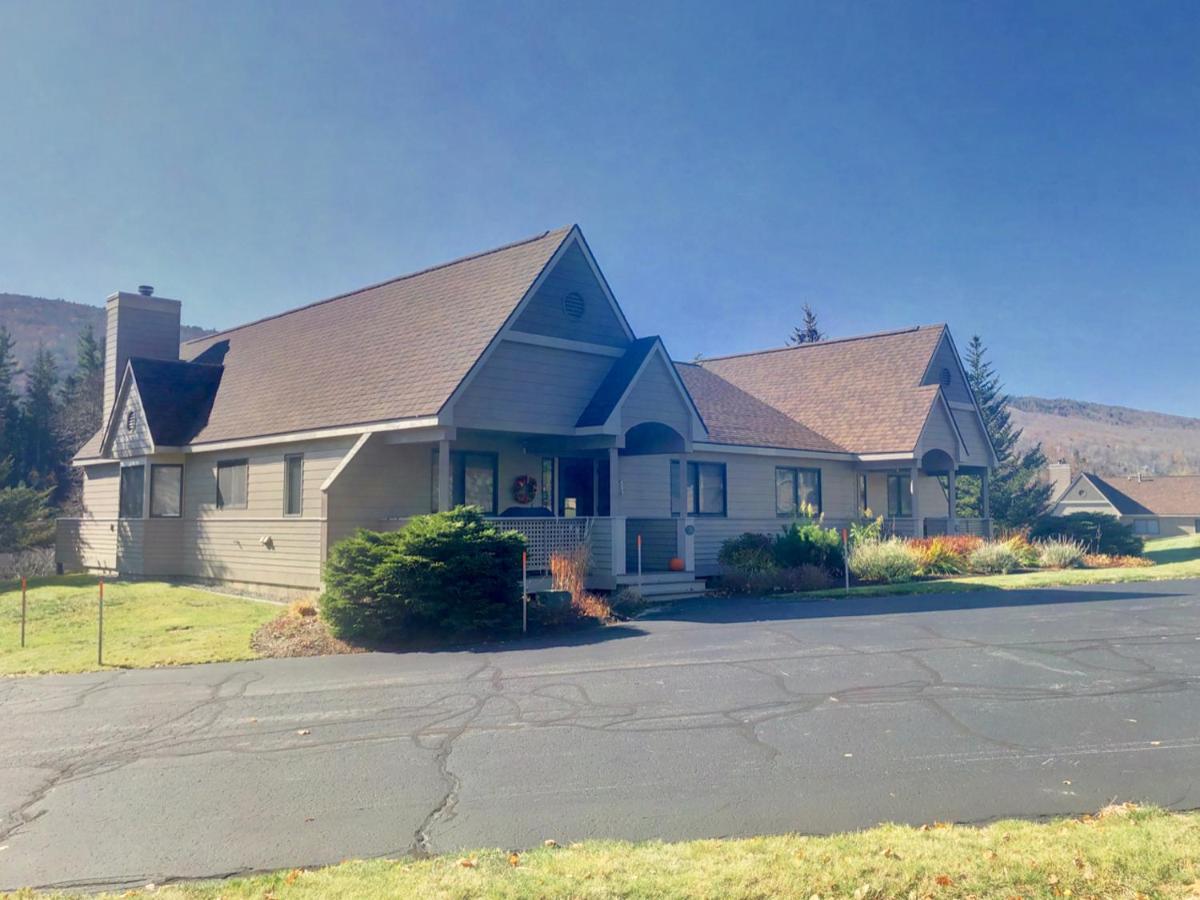 | F2 Comfortable golf course townhouse within walking distance of Mount Washington Hotel