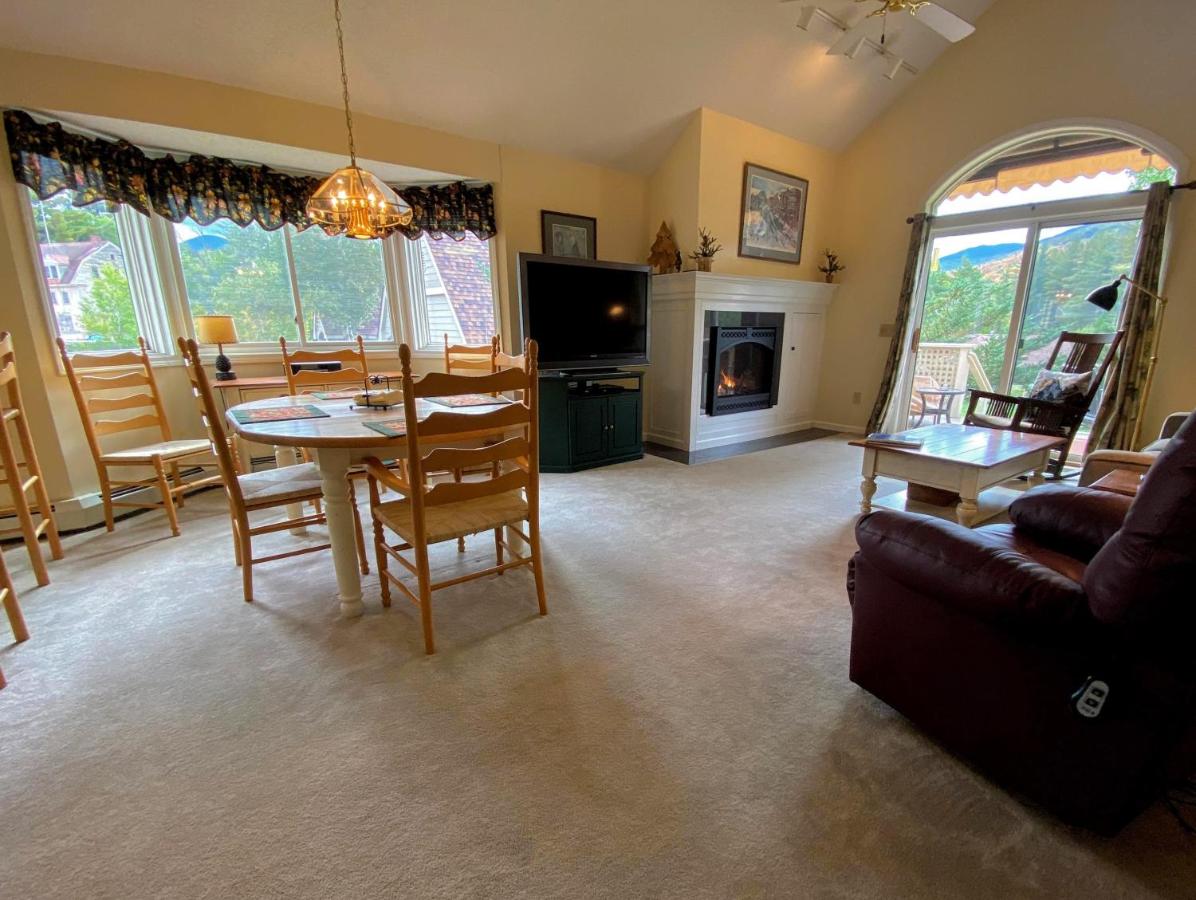 | F2 Comfortable golf course townhouse within walking distance of Mount Washington Hotel