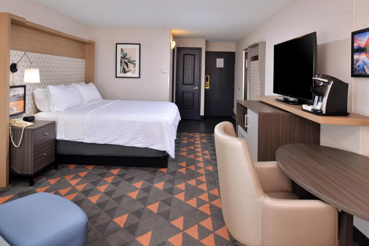 King Room - Disability Access at Holiday Inn Great Falls- Convention Center, an IHG Hotel