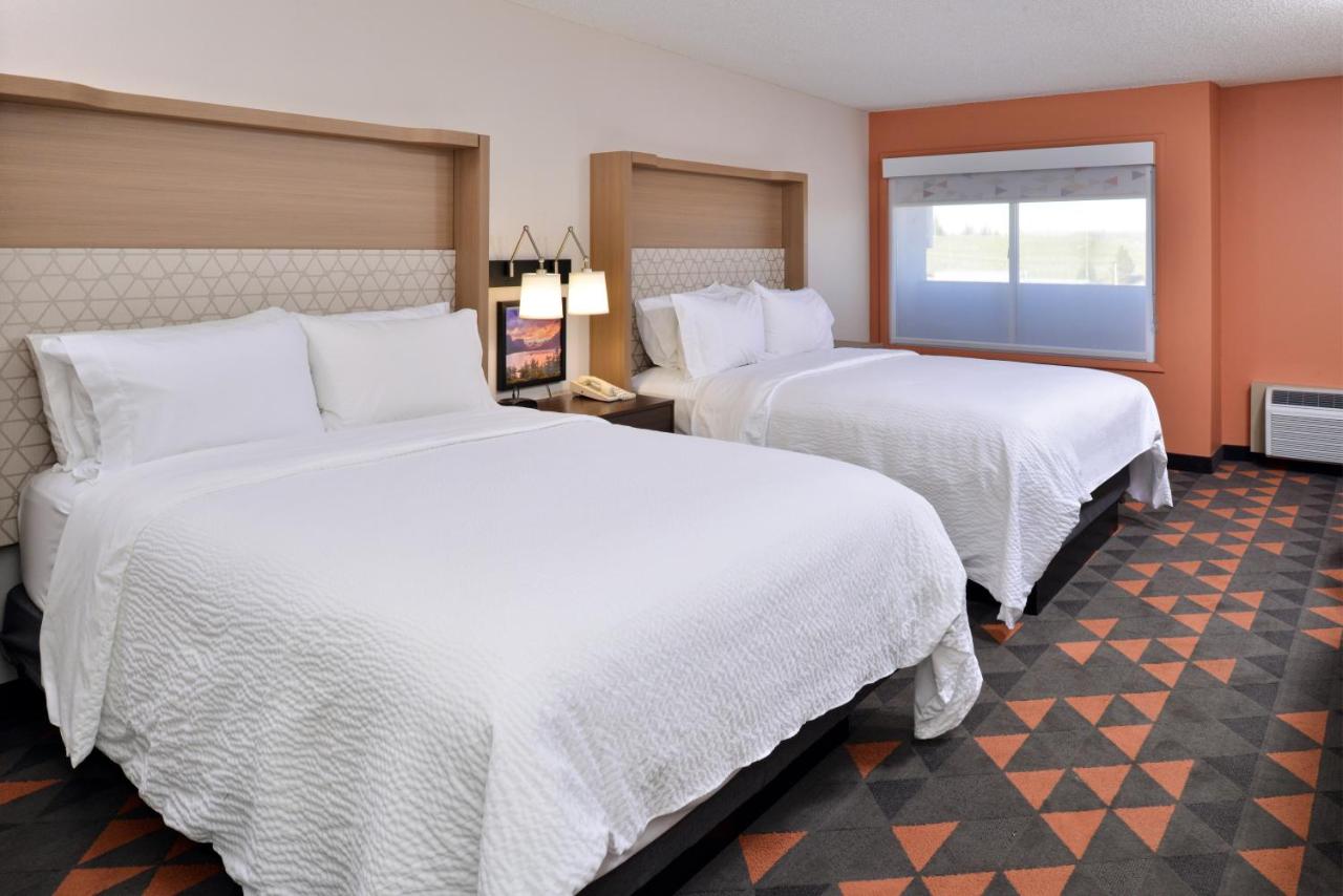 Room with Two Beds - Hearing Accessible - Non-Smoking at Holiday Inn Great Falls- Convention Center, an IHG Hotel