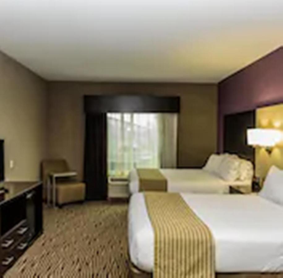  | Holiday Inn Express & Suites Cheektowaga North East, an IHG Hotel